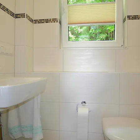 Apartment Schwarz In Strandnähe Stubbenfelde