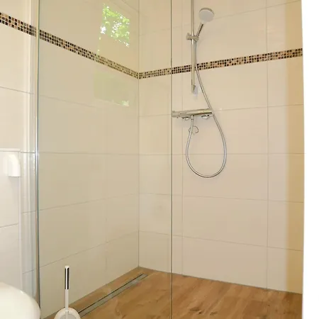 Schwarz In Strandnaehe Apartmán